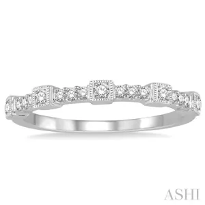 1/4 Ctw Round Diamond Wedding Band in 14K White Gold