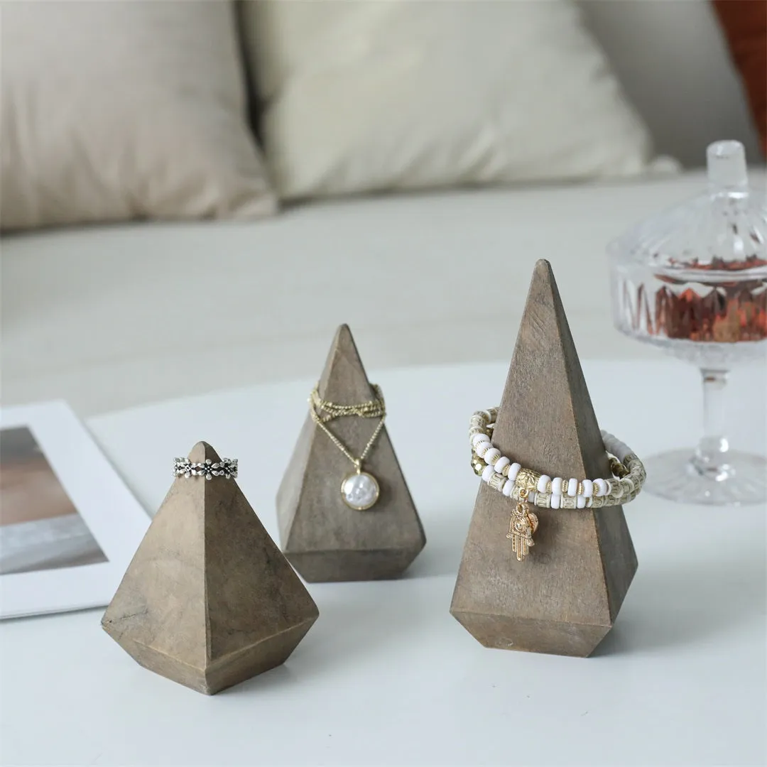 5959M - Palison Pyramid Ring Holder - Medium