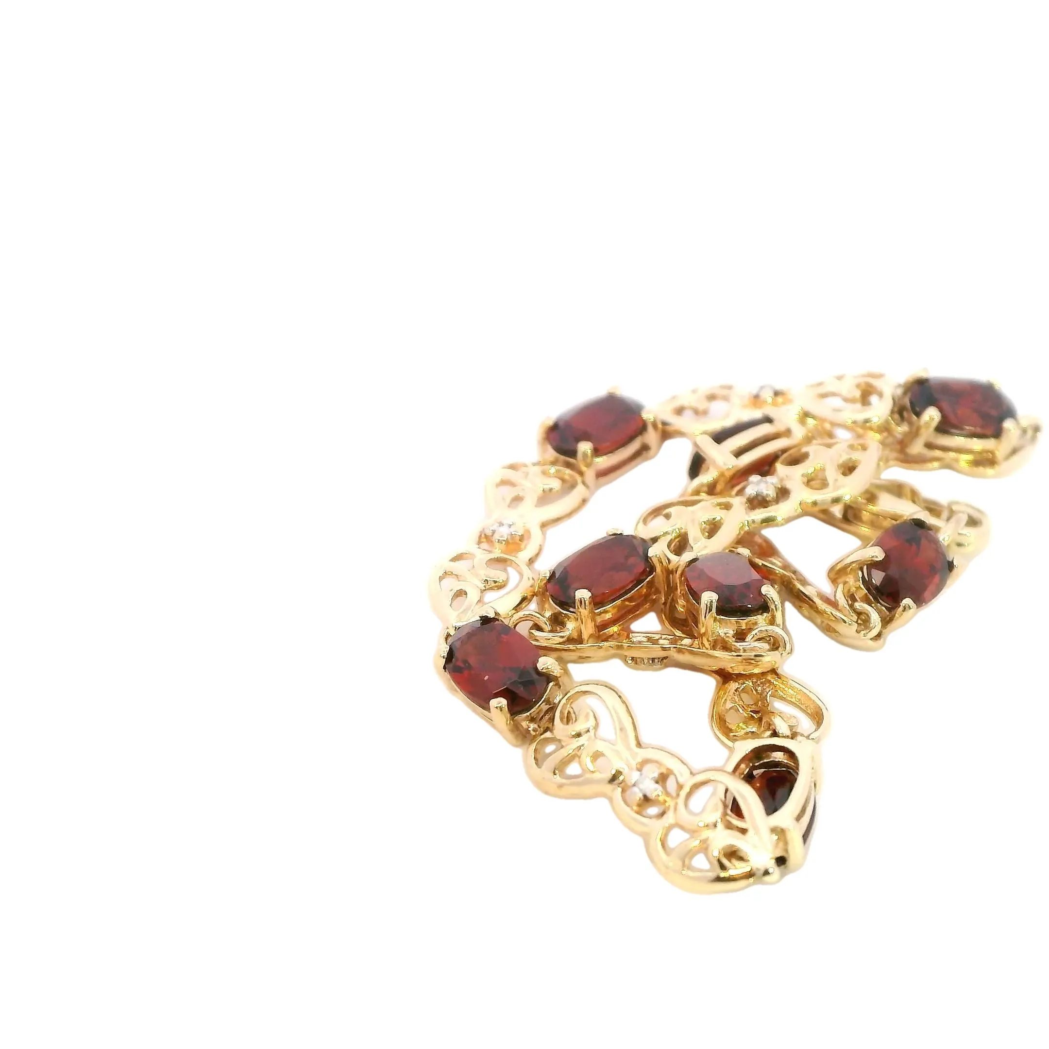 Elegant 9ct Yellow Gold and Garnet Bracelet - Timeless Elegance