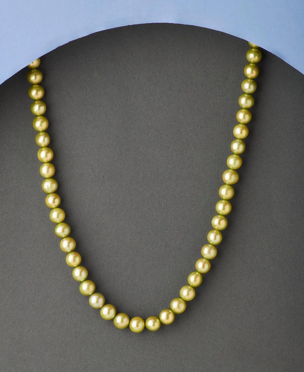 Elegant Green Pearl Necklace