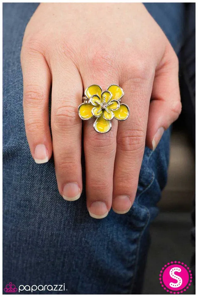 Paparazzi Ring ~ Ive Got Sunshine - Yellow