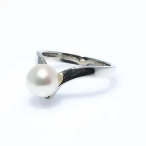 Peak White Pearl RIng